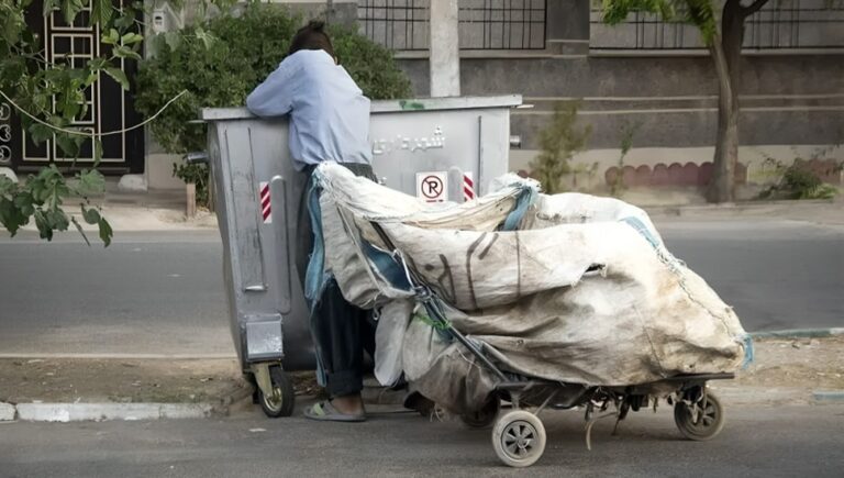 توقعات قاتمة لآفاق الاقتصاد الإيراني في حكومة بزشكيان