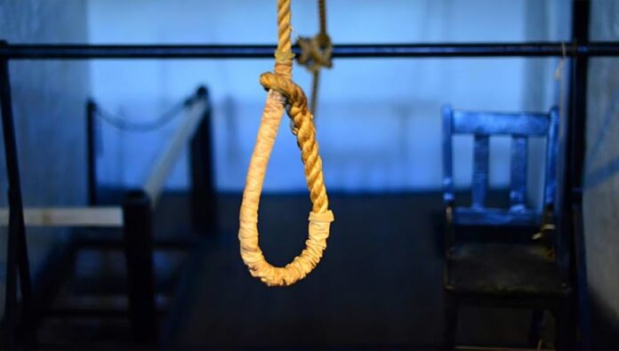 النظام الإيراني ينفذ عملية إعدام علنية ويسجل رقمًا قياسيًا في عمليات الإعدام