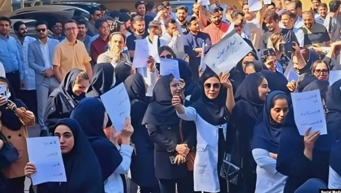 خامنئي والأزمات الاقتصادية القاتلة