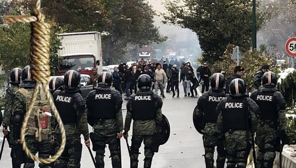 زيادة القمع والإعدامات: رد خامنئي على تصاعد السخط الشعبي