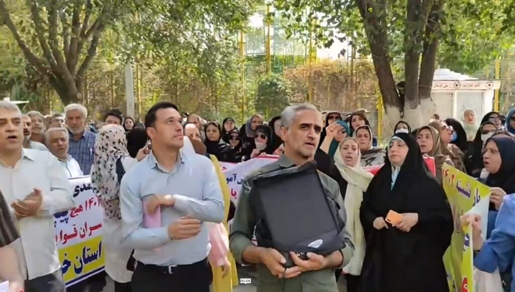 تصاعد موجة الاحتجاجات في مختلف المدن الإيرانية احتجاجًا على تدهور الأوضاع المعيشية