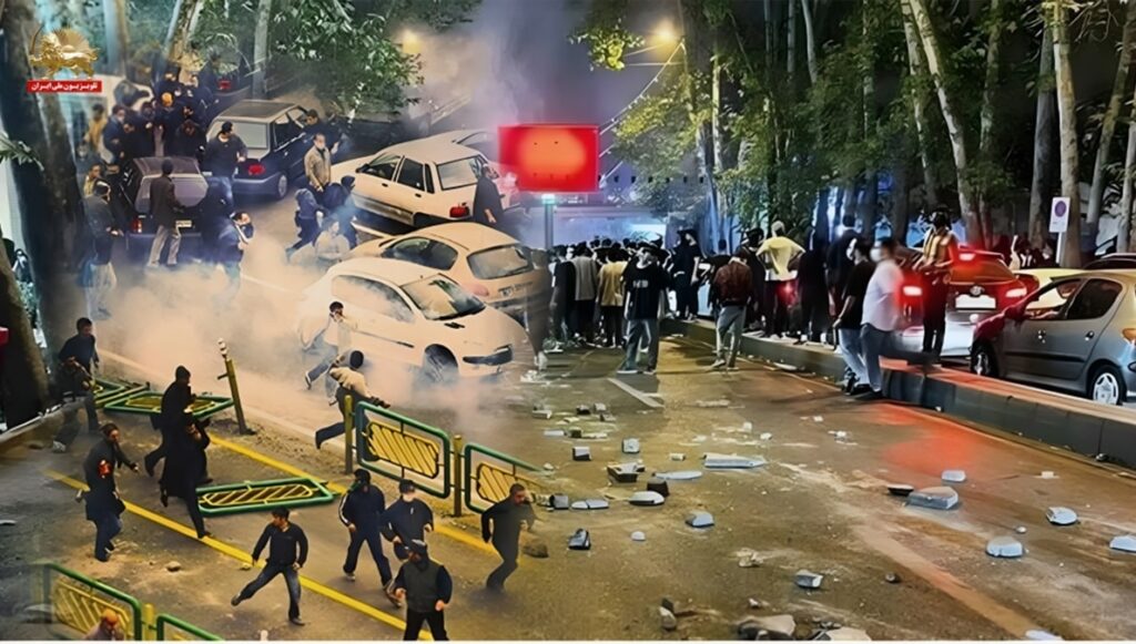 الخطوط الحمراء للنظام الإيراني: قمع حرية التعبير وخوف متجدد من مجاهدي خلق