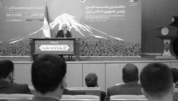 مؤتمر صحفي هزلي لبزشکیان يكشف عن عجزه وتبعيته لخامنئي