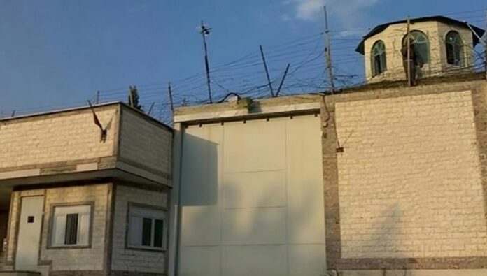 السجناء السياسيون يدينون أحكام الإعدام بحق مؤيدي منظمة مجاهدي خلق