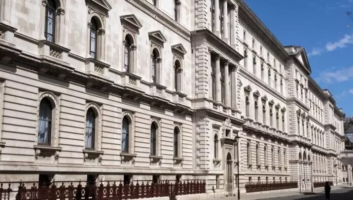 المملكة المتحدة تضيف ثلاثة أفراد وكيان واحد للنظام الإيراني إلى قائمة العقوبات