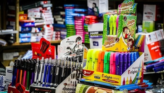 تزايد أسعار اللوازم المدرسية في إيران