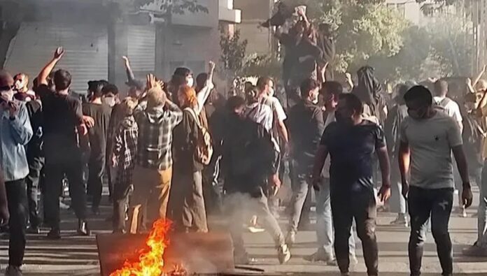 دور الطلاب في انتفاضة إيران