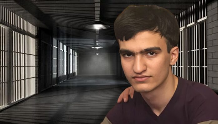 السجين السياسي طالب النخبة أمير حسين مرادي: الحكومة هي التي يجب أن تطلب العفو من الشعب الإيراني