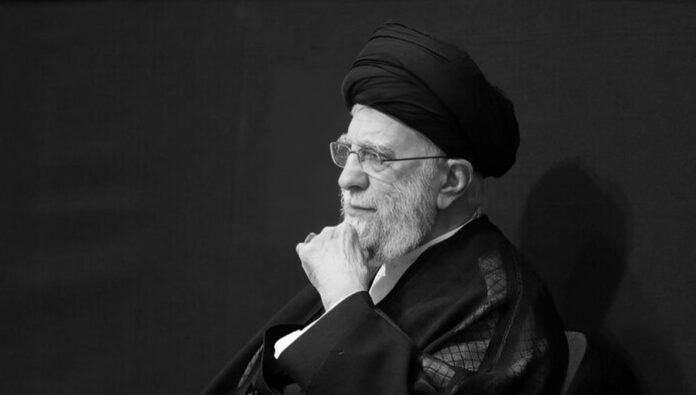 خامنئي والقلق المتصاعد: هل تفقد ولاية الفقيه سيطرتها على الشباب الإيراني؟