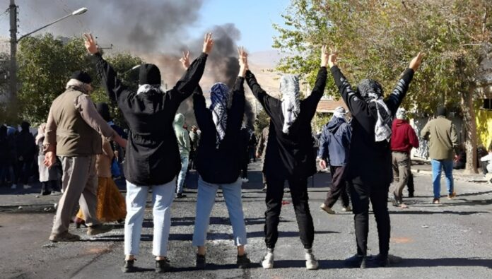 ضرورة إعادة صياغة سياسة الغرب تجاه إيران: حان وقت دعم الشعب الإيراني