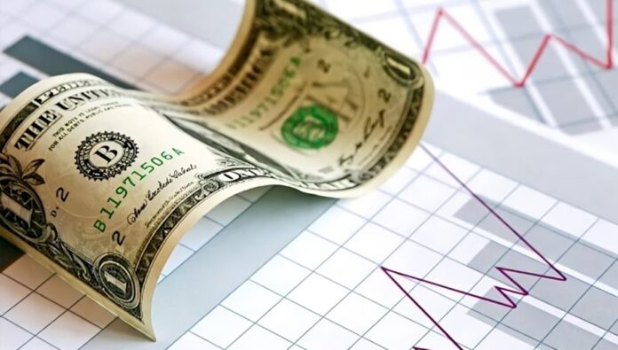 إيران تواجه عجزًا ماليًا هائلًا بينما الاقتصاد يتأرجح على شفا الانهيار