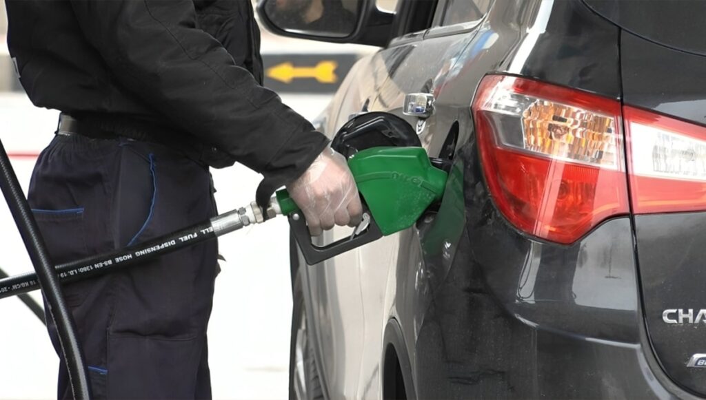 أزمة البنزين في إيران أثلرا مخاوف من اندلاع الاحتجاجات