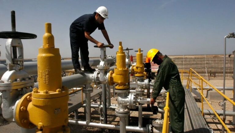 الولايات المتحدة تفرض عقوبات جديدة على صناعات النفط والبتروكيماويات للنظام الإيراني