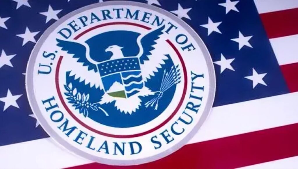 الولايات المتحدة: النظام الإيراني يسعى بشكل متزايد للتسلل إلى الانتخابات الأمريكية وتعطيلها