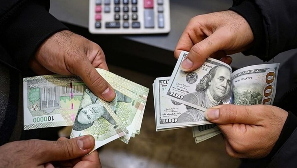 كيف يغذي الفساد الحكومي أزمة البنوك في إيران