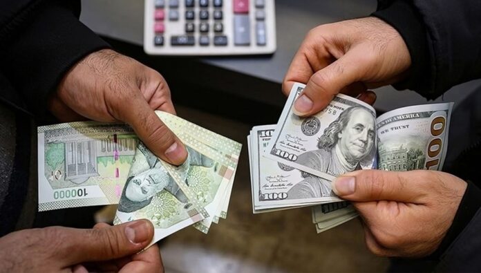 كيف يغذي الفساد الحكومي أزمة البنوك في إيران