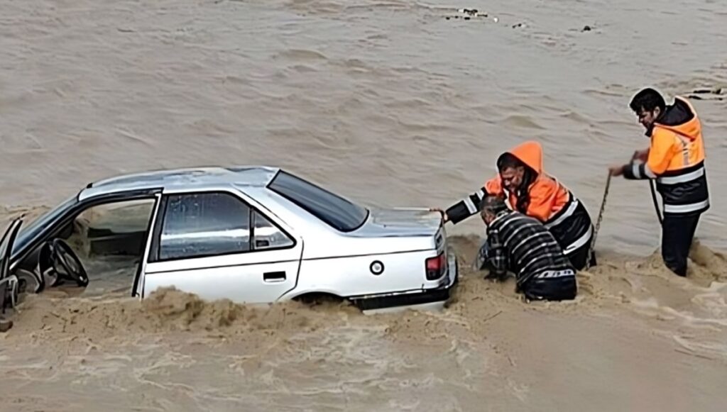 الفيضانات المدمرة وفقدان الأرواح في جيرفت شرق إيران