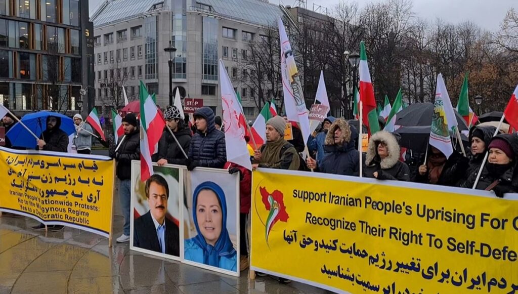 الجمهورية الديمقراطية في إيران!