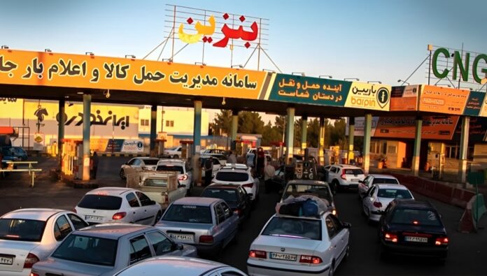 التوترات في المنطقة تؤدي إلى تدهور العملة ونقص الوقود في إيران