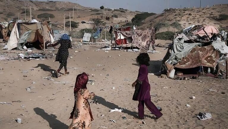 تقرير رسمي: ثلث سكان إيران تحت خط الفقر