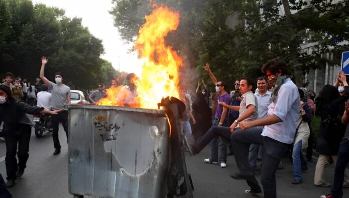 زيادة أسعار الكهرباء تثير المخاوف من تجدد الاحتجاجات في إيران