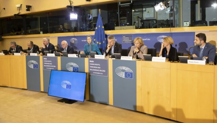 نواب أوروبيون يدعمون المقاومة الإيرانية ويؤكدون على دعمهم لمستقبل ديمقراطي في إيران