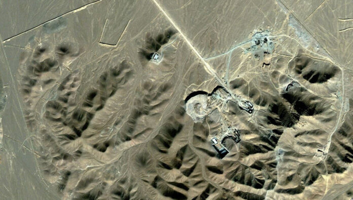 وول ستريت جورنال: إيران تواجه ضغوطًا دولية متزايدة بسبب أنشطتها النووية