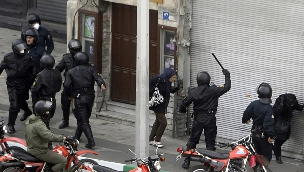 نيوز ماكس: استخدام إيران لعمليات الإعدام المتتالية بهدف السيطرة على السخط الداخلي ومنع الانتفاضات المحتملة