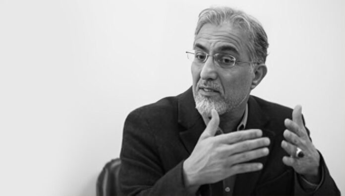 تحذير خبير حكومي من الانتفاضة لاسقاط النظام في إيران