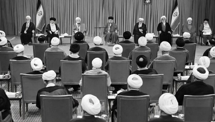 أزمتان قاتلتان تهددان نظام الملالي!