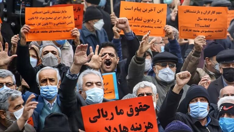 أزمة صناديق التقاعد في إيران وتداعياتها السياسية