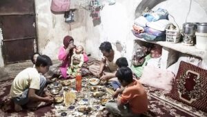 مركز أبحاث حکومی:  تصاعد الفقر والتضخم في إيران