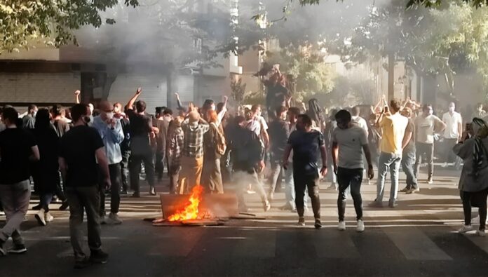 جيش الجياع في إيران مستعدّ لمعركة لا هوادة فيها