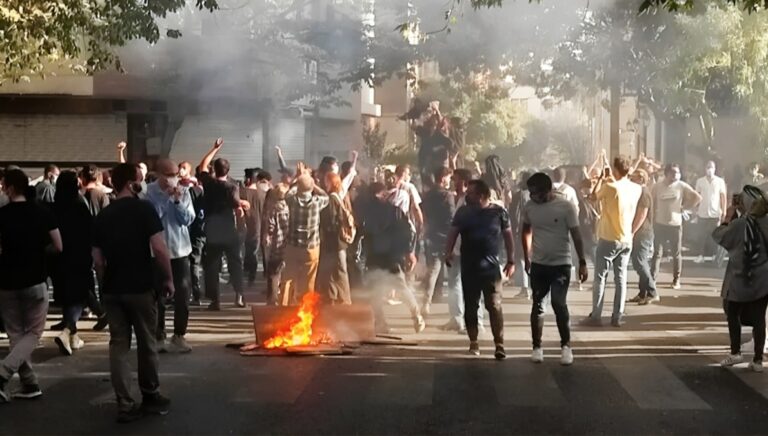 جيش الجياع في إيران مستعدّ لمعركة لا هوادة فيها