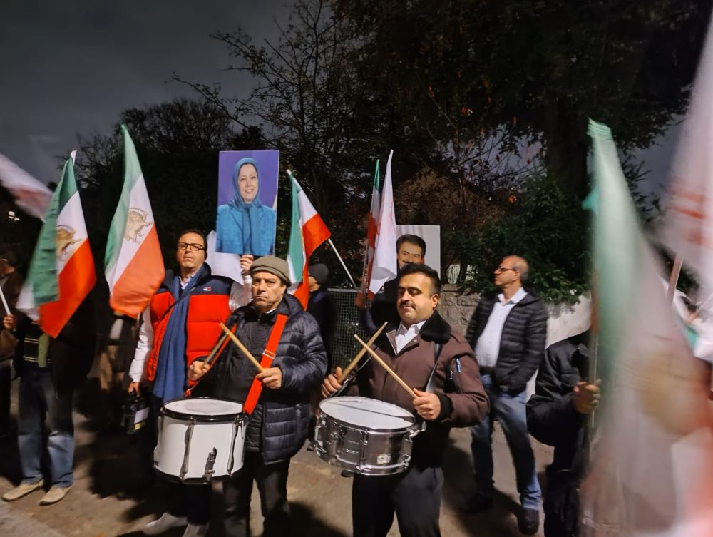 اغلاق القنصليات الإيرانية في ألمانيا یرحب به من قبل المقاومة الإيرانية في هامبورغ وبرلين