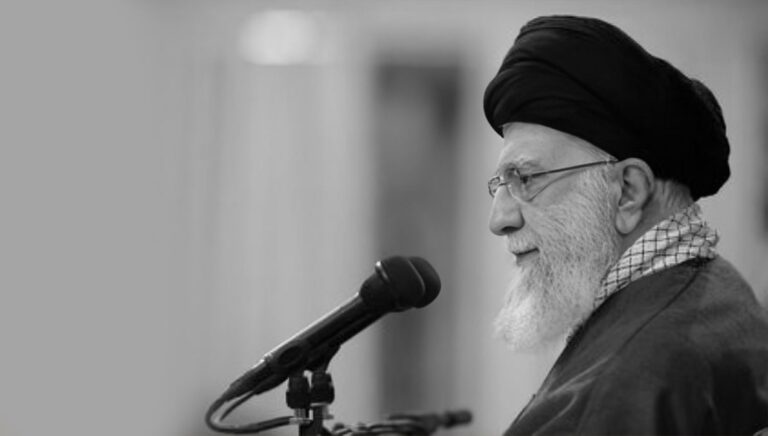 مخاوف خامنئي من سقوط ولاية الفقيه في إيران 