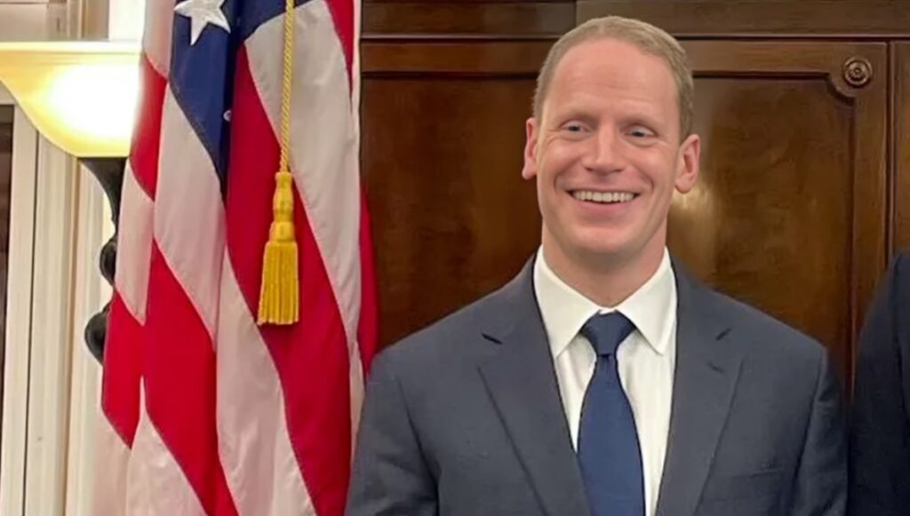 الولايات المتحدة تفرض عقوبات على 35 كيانا وسفينة بسبب تهريب النفط الإيراني