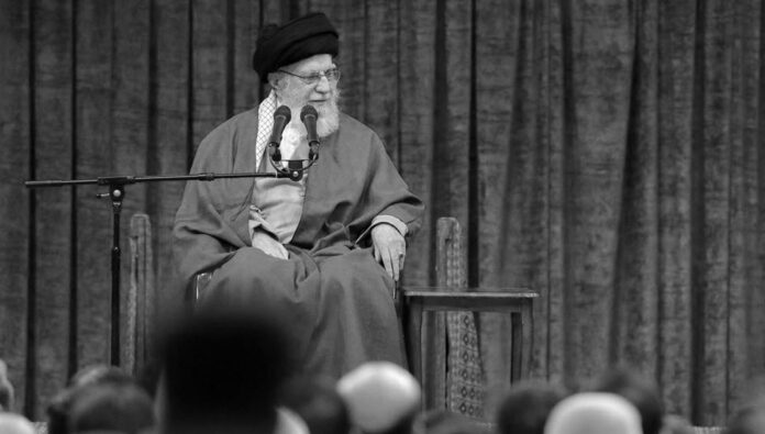 خامنئي يعبرعن هلعه من سقوط بشار الأسد