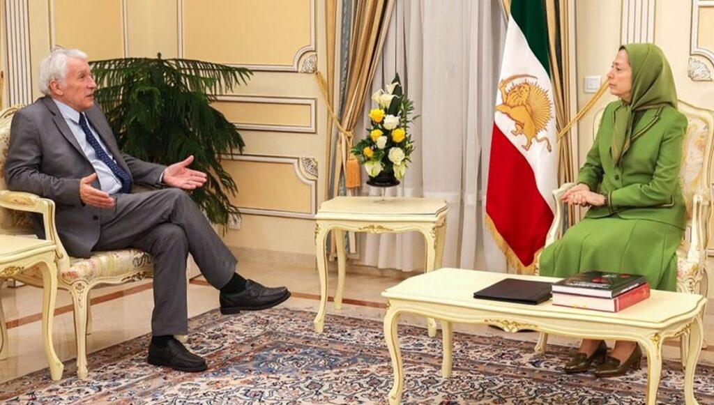 لقاء السيدة مريم رجوي مع جيلبير ميتيران، رئيس مؤسسة “فرانس ليبرتي