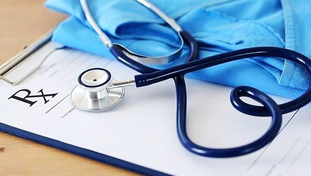 تصاعد هجرة المتخصصين الصحيين يُعمق الأزمات المستقبلية للنظام الطبي في إيران