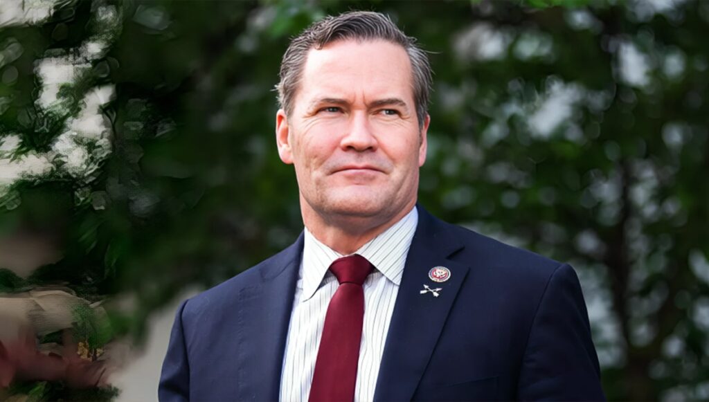 بلومبرغ: مستشار ترامب يلتزم بإستراتيجية "الضغط الأقصى" على إيران