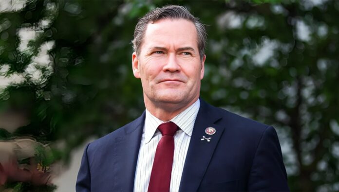 بلومبرغ: مستشار ترامب يلتزم بإستراتيجية 