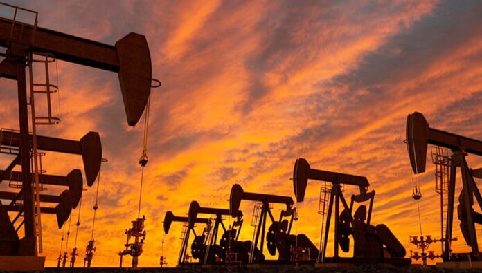 رويترز: حرس النظام الإيراني يسيطر على نصف صادرات النفط الإيرانية