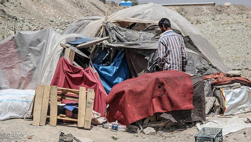 انخفاض ملحوظ في نصيب الفرد من الدخل القومي في إيران