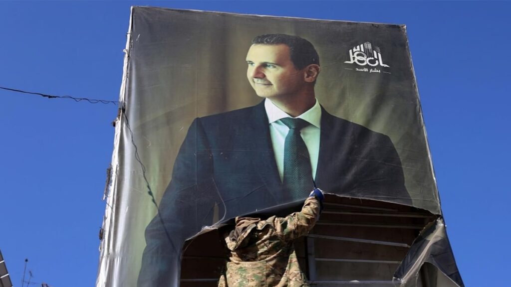 محاولات خامنئي اليائسة بعد الهزيمة الاستراتيجية في سوريا