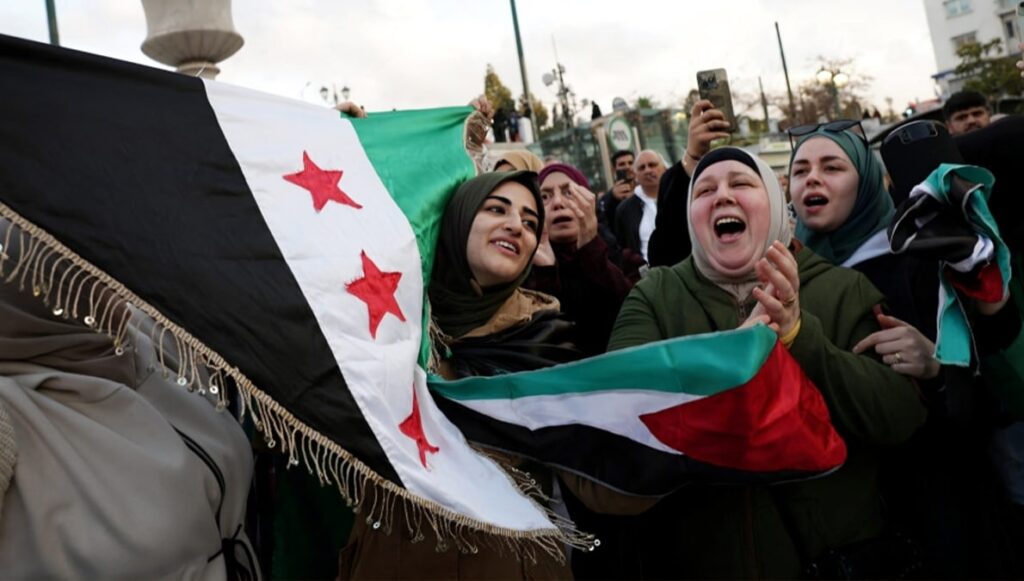 التلغراف: انقسامات حادة داخل القوات المسلحة الإيرانية عقب سقوط بشار الأسد