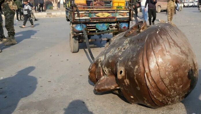 ليبراسيون:  سقوط النظام الإيراني بعد انهيار بشار الأسد  يُعتبر احتمالًا واقعيًا