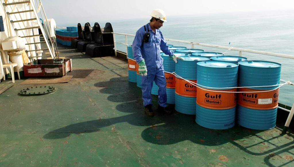 الطاقة الدولية: العقوبات الأمريكية الأخيرة تؤثر بشكل كبير على إيرادات النفط الإيرانية