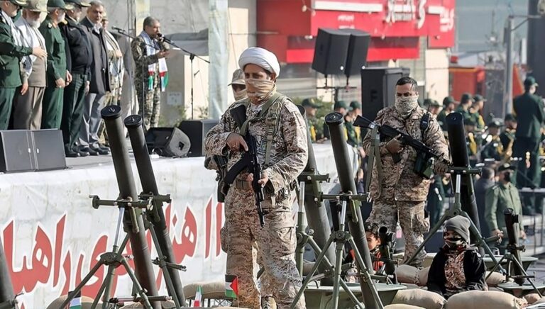 قائد الحرس الإيراني يعترف برفض واسع للمشاركة في مناورة “قوافل القدس” في طهران