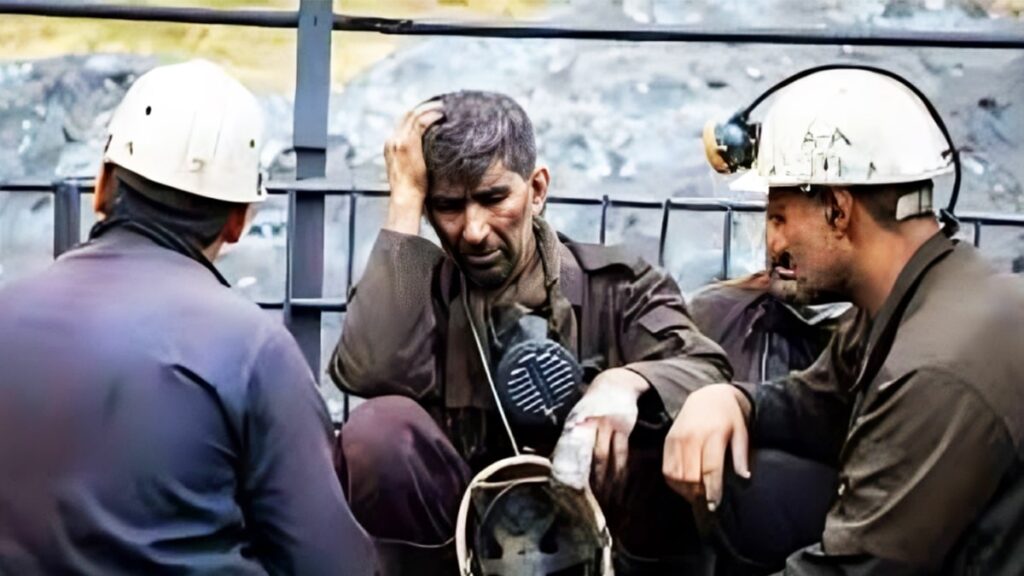 الأجور المتدنية للعمال في إيران: انعكاسٌ لاستغلالٍ ممنهج